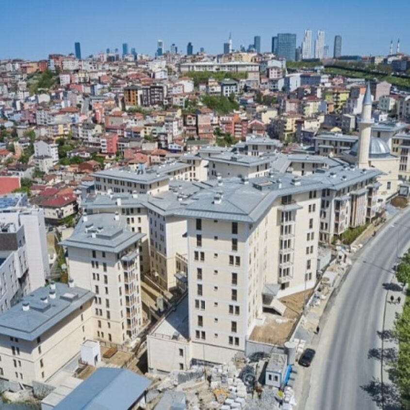 Unmatched Living by the Golden Horn